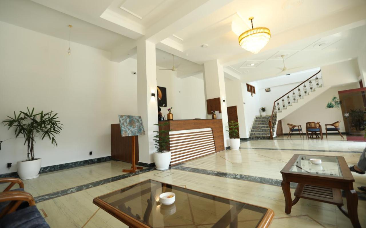 The Park View, Mandi Exterior foto